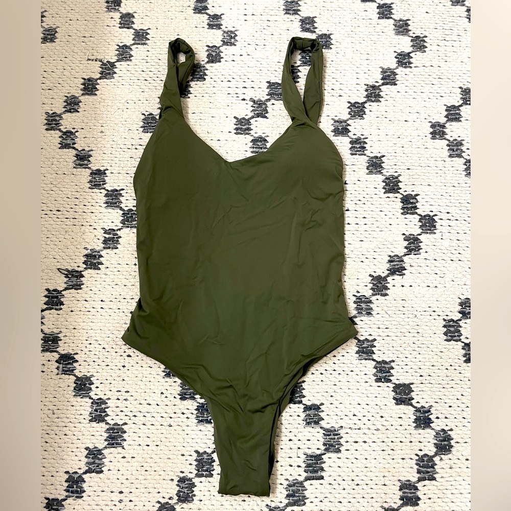 Dippin Daisy’s high-cut swimsuit
